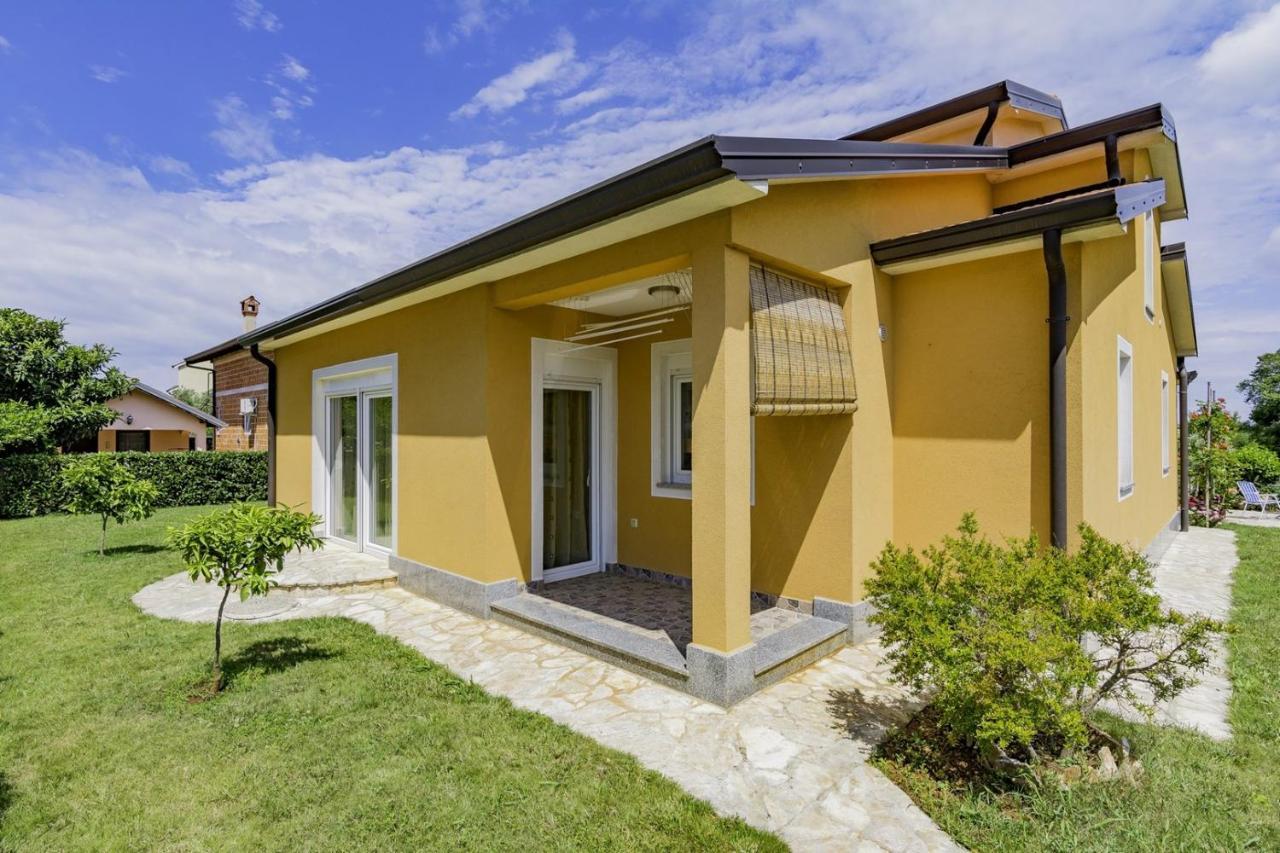 Bozica House With Apartment 乌马格 外观 照片