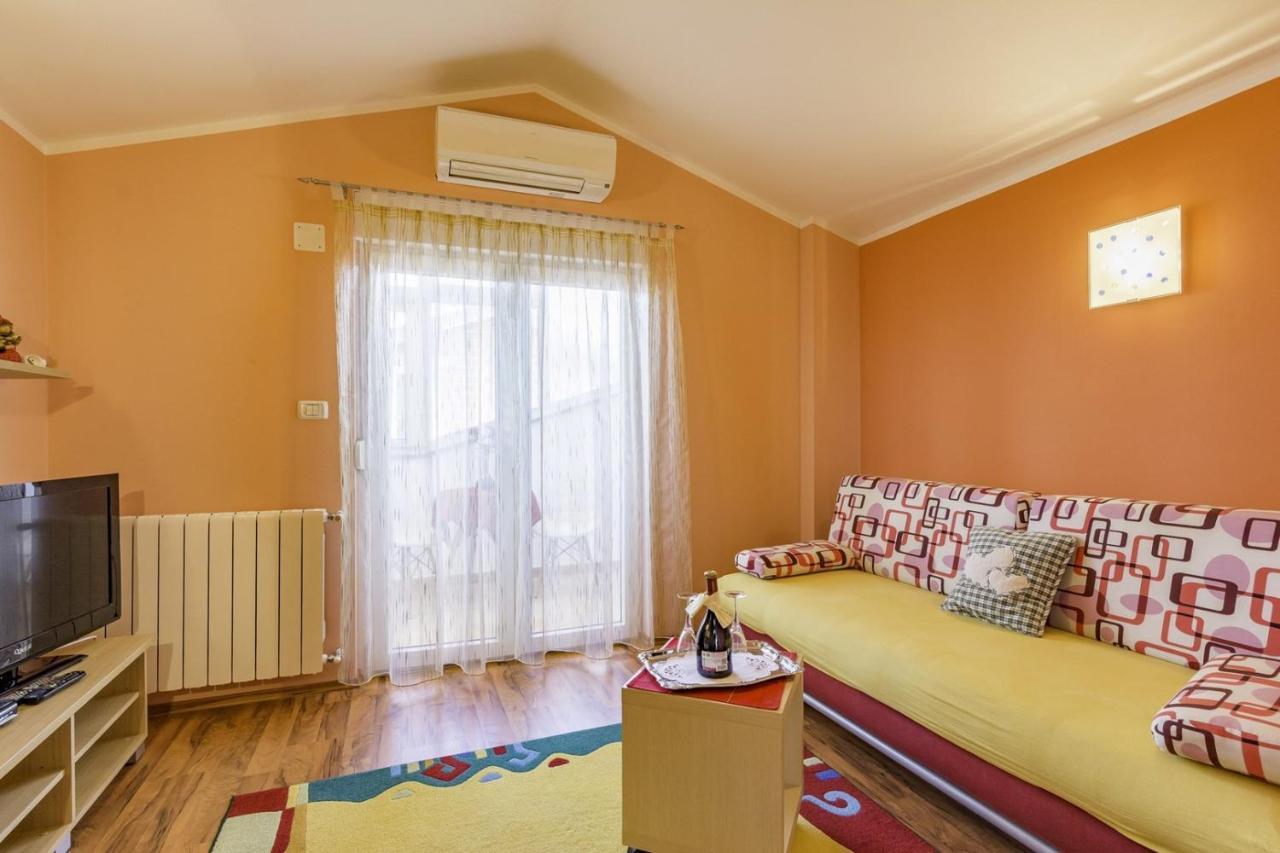 Bozica House With Apartment 乌马格 外观 照片